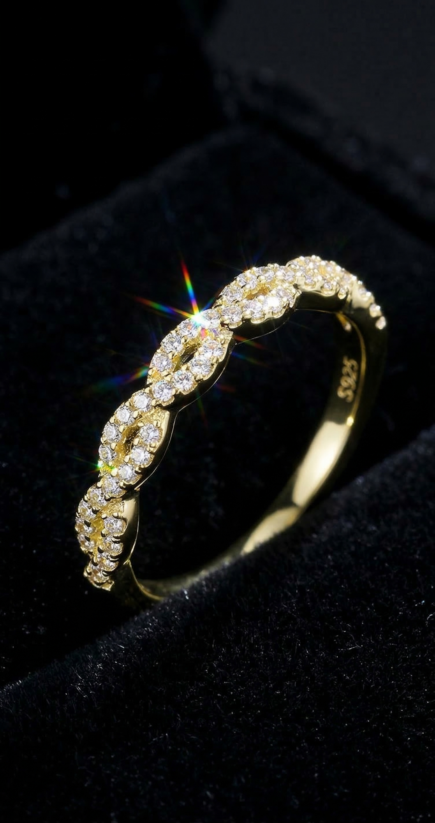 Sparkling Swirl Ring