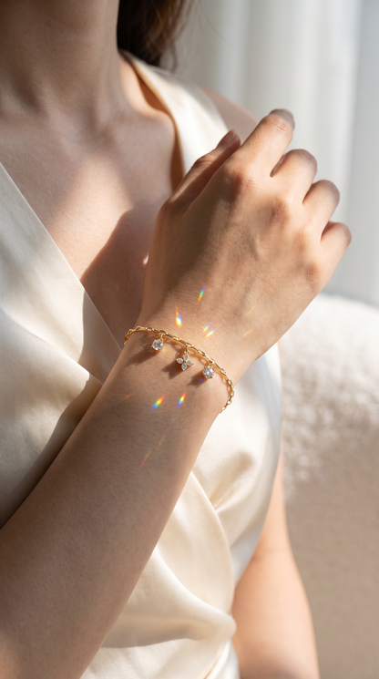 Dancing Drops Bracelet Gold