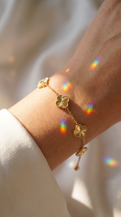 Lucky Clover Bracelet Gold