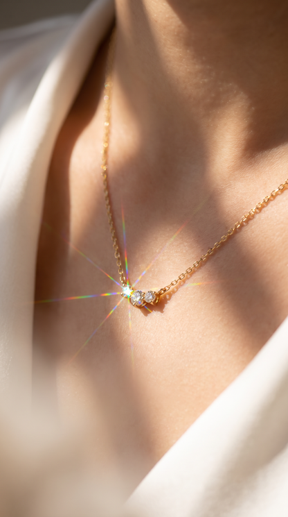 Trinity Glow Necklace Gold